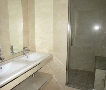 Location Appartement 3 pièces 82m² LYON 4ème - Photo 3