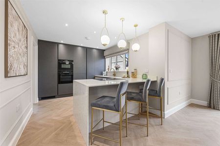 An impressive brand newly built four bedroom 'eco' family home - Photo 2