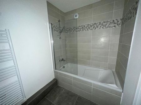 Location Appartement 3 pièces 69m² LE BOURGET DU LAC 73370 - Photo 5