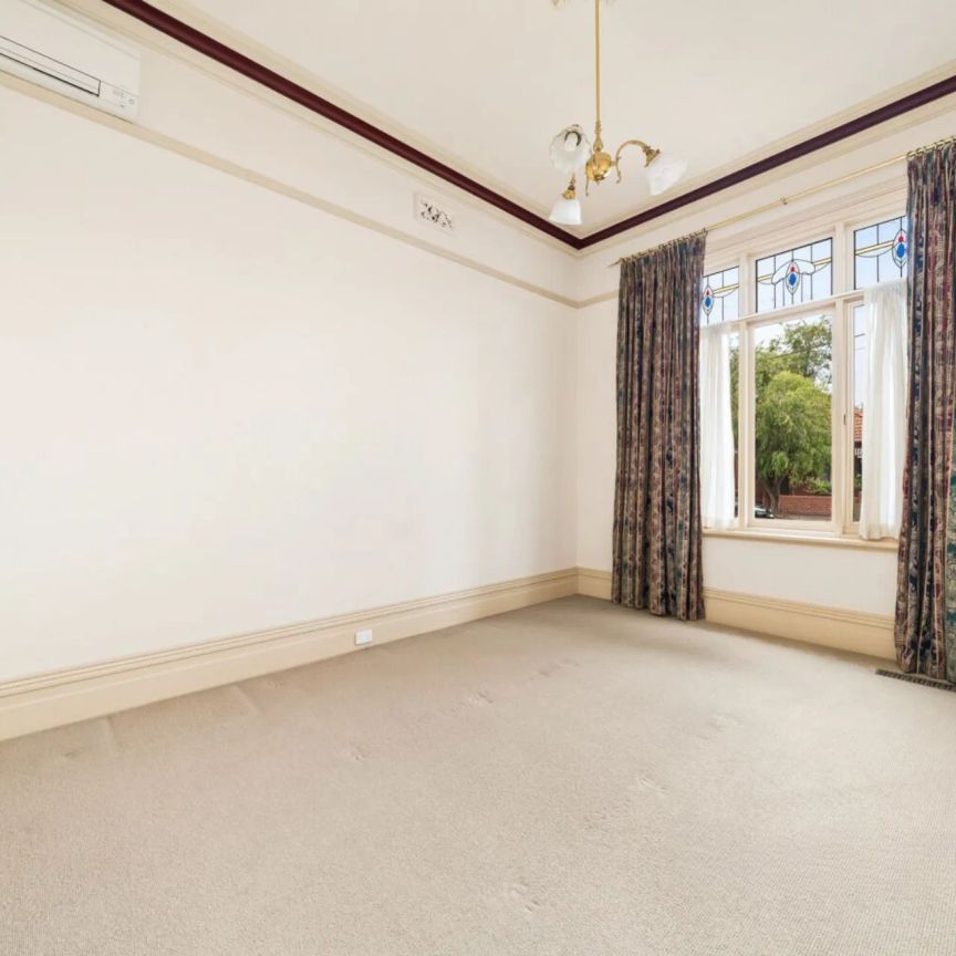 Family Home In One Of Albert Parks Best Streets! - Photo 1