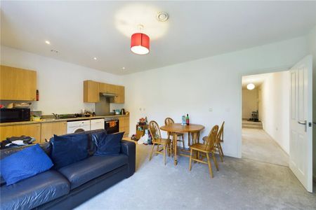 2 bedroom apartment to rent - Photo 2