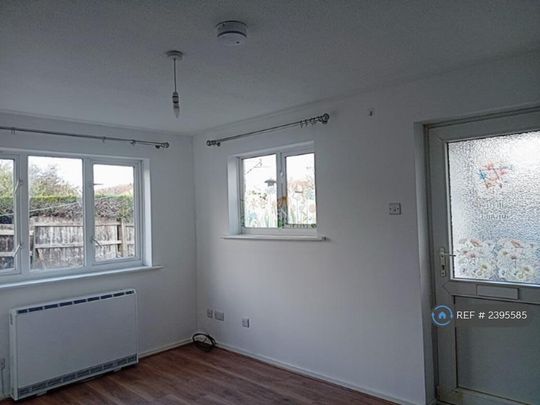 1 bedroom end of terrace house to rent - Photo 1