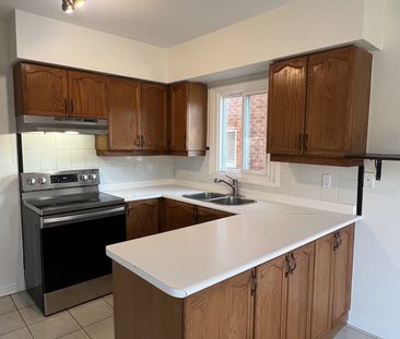 For Lease - 113 Redondo Drive, Vaughan, Ontario - Photo 1