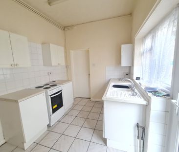 2 Bedroom Flat - Photo 4