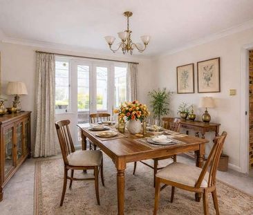 Limes Avenue, Horley, RH6 - Photo 3