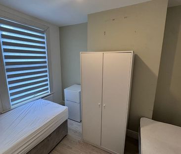 Room in a Shared House, Sperling Road, N17 - Photo 1