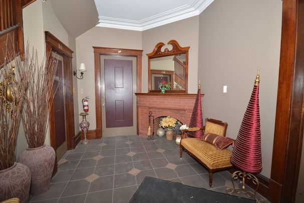 For Lease - 17 Marlborough Avenue Unit# 102, Lower Town - Sandy Hill, Ontario - Photo 1