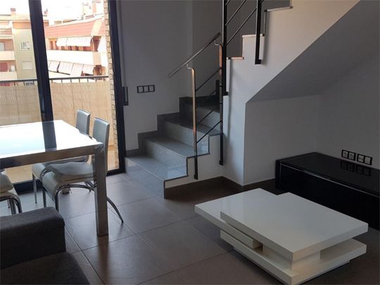 Piso de alquiler en Carrer de Marinel·lo Bosch, 56, Cementiri Vell - Photo 1