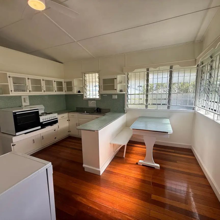 “Queenslander Home located in lovely Crawford Road!” - Photo 1