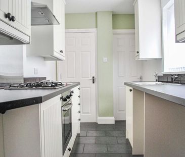 2 bed upper flat to rent in NE22 - Photo 3