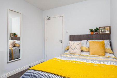 3 bedroom flat to rent - Photo 5