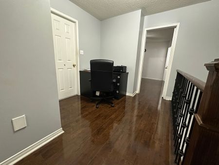 For Lease - 40 Ridgefield Court, Brampton, Ontario - Photo 2