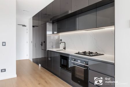 Luxurious 2 Bedroom unit - Panoramic Views - Photo 5