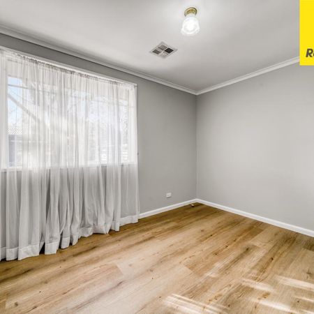 Perfectly Positioned Curtin Home - Photo 5