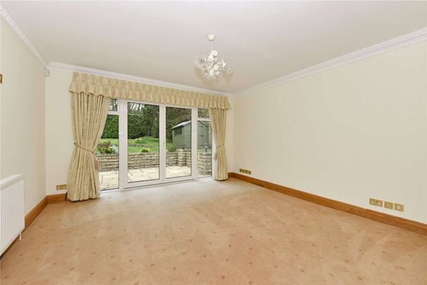 A spacious and well presented 3 bedroom detached bungalow in a popular cul-de-sac. - Photo 1
