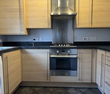 2 bedroom end of terrace house to rent - Photo 3