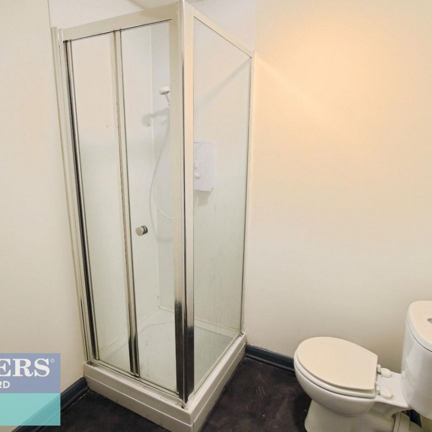 1 bedroom Flat To Let - Photo 1
