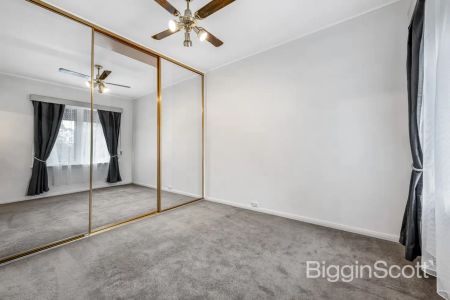 “A Great Family Home” - Photo 4