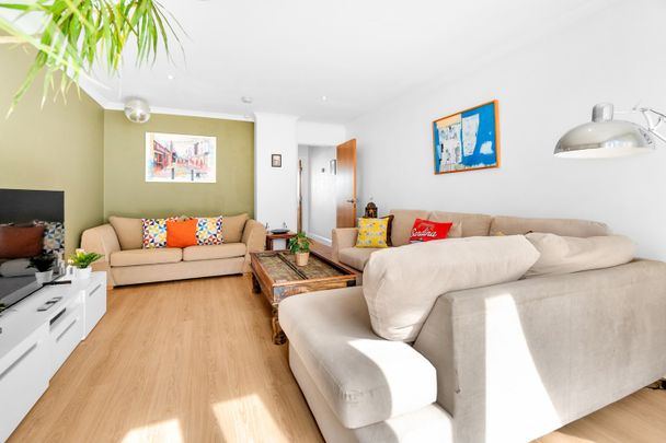 4 Bed Terraced House, Golden Lane, BN1 - Photo 1