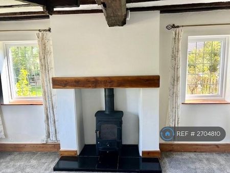 4 bedroom detached house to rent - Photo 4