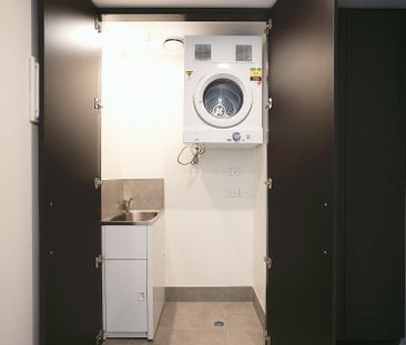 339/39 Owen Crescent, Lyneham - Photo 3