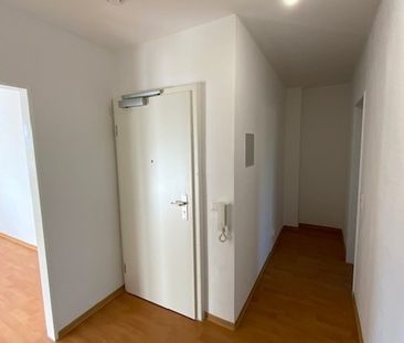 Nachmieter für schöne 2 ZKB Wohnung mit Loggia gesucht - Photo 2