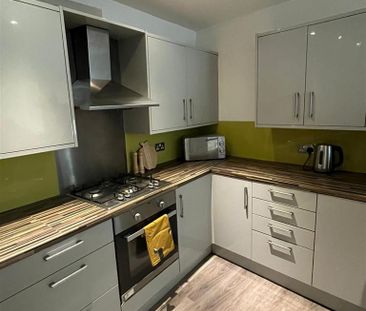 9 bedroom private hall to rent - Photo 4