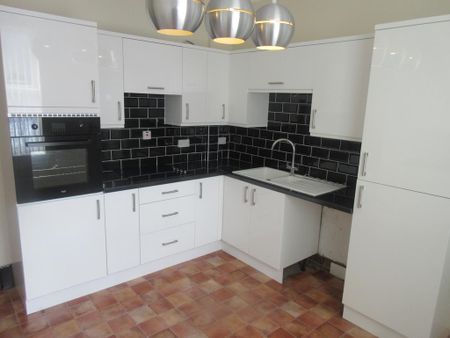 2 bedroom terraced house to rent - Photo 5