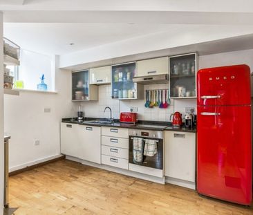 2 Bed Flat - Photo 4