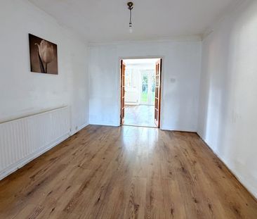 King Georges Drive, Woodham, Surrey, KT15 - Photo 4