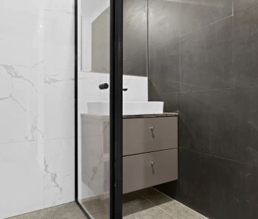 Stylish & renovated townhouse - Walk to Station! - Photo 6