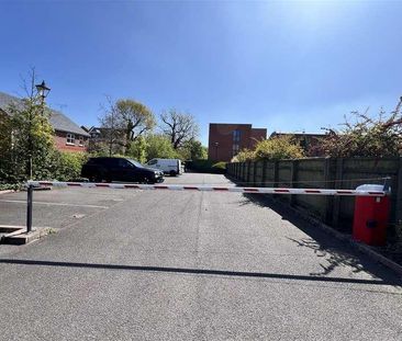 The Leasowes, Main Street, Dickens Heath, Shirley, Solihull, B90 - Photo 3