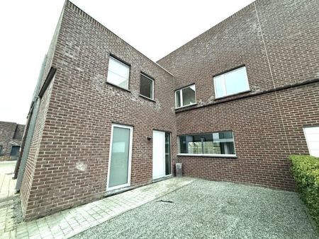 Moderne woning met tuin gelegen in rustige wijk - Photo 5