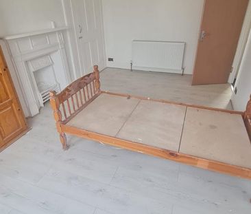 4 bedroom terraced house to rent - Photo 4