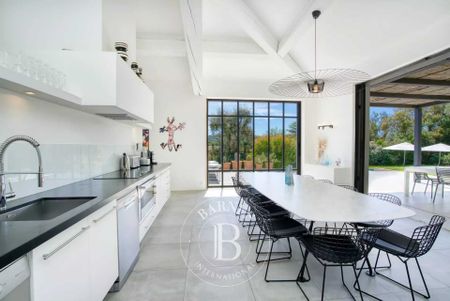 SAINT-TROPEZ - CANEBIERS / SALINS - VILLA 5 CHAMBRES - PISCINE - Photo 3