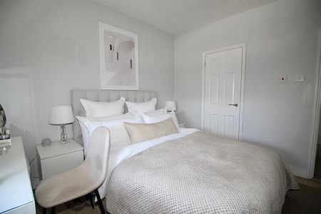 2 Bedroom Flat - Purpose Built To Let - Photo 4
