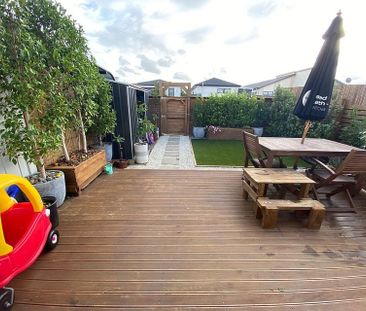 North-Facing Near New Three Bedroom Duplex House - Photo 6