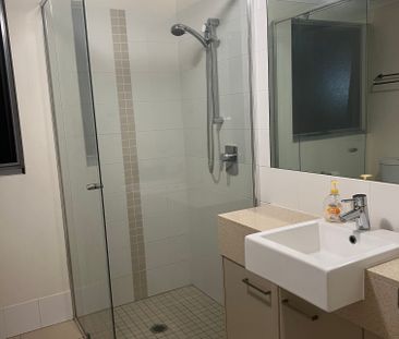 Runaway Bay - Photo 6