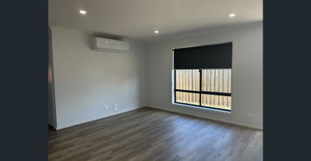 MODERN TOWNHOUSE - Photo 4