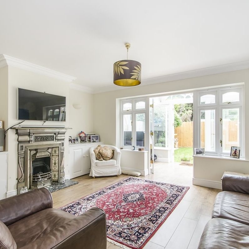 5 bedroom semi-detached house to rent - Photo 1