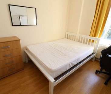 Room in a Shared Flat, Mersey House, N7 - Photo 4