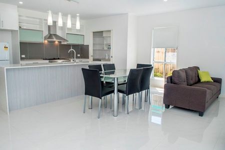 STUNNING HOME IN PEREGIAN SPRINGS - Photo 4