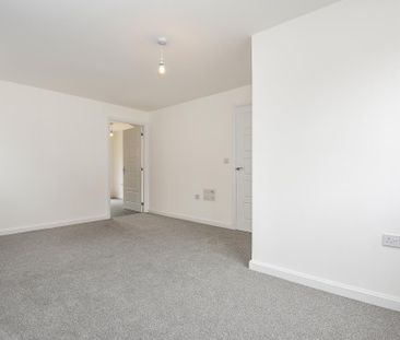 3 bedroom semi-detached house to rent - Photo 2
