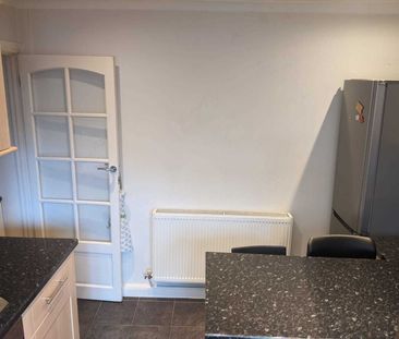 2 Bed Flat, Sudbury Court Road, HA1 - Photo 4