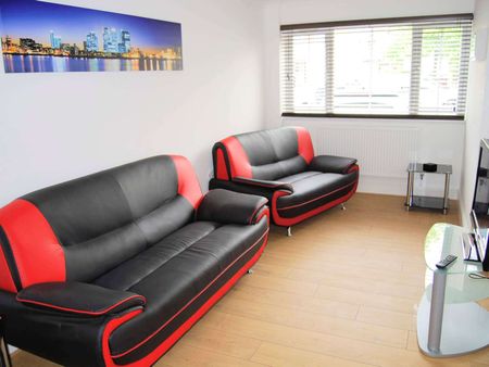 Tyrrell Square Room 6 - Photo 3