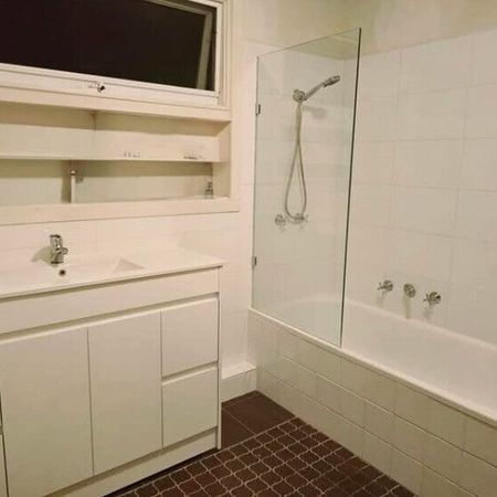 Doncaster East - Photo 3