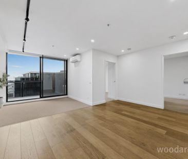 Stylish Two Bedroom Apartment with Outstanding Convenience - Photo 1