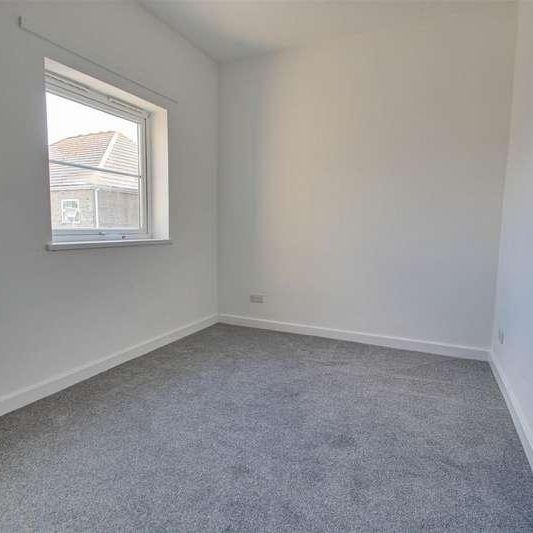 Barclay Square, Jaywick, Clacton-on-sea, CO15 - Photo 1