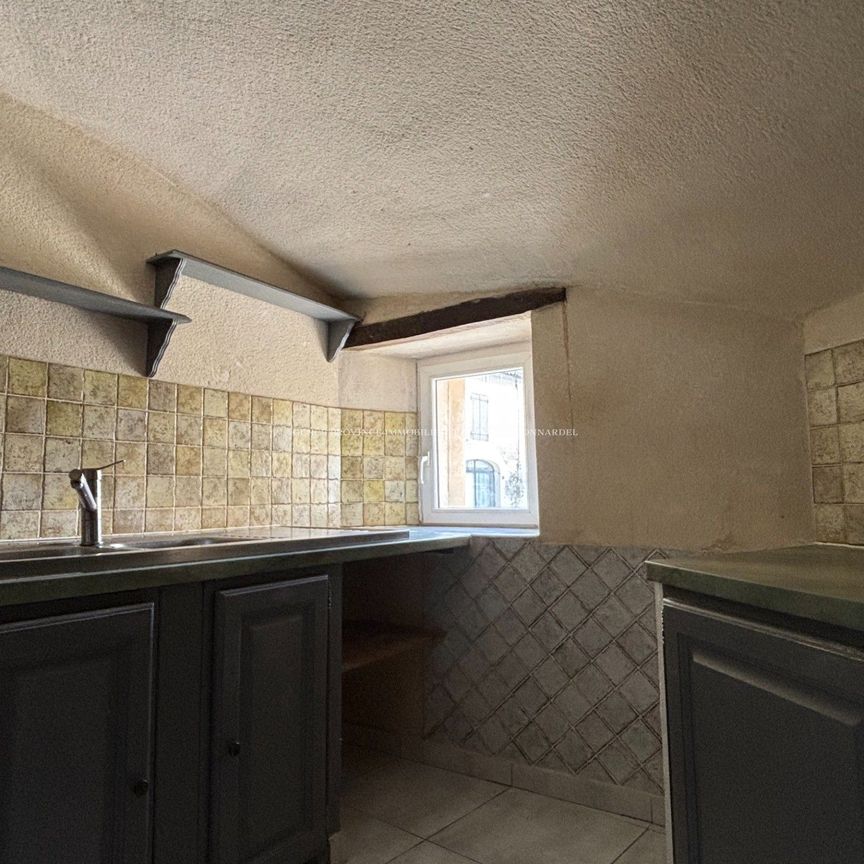 Location Appartement 2 pièces 58m² GRIGNAN 26230 - Photo 1