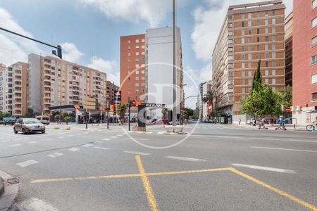 Valencia Capital, Valencian Community 46021 - Photo 2